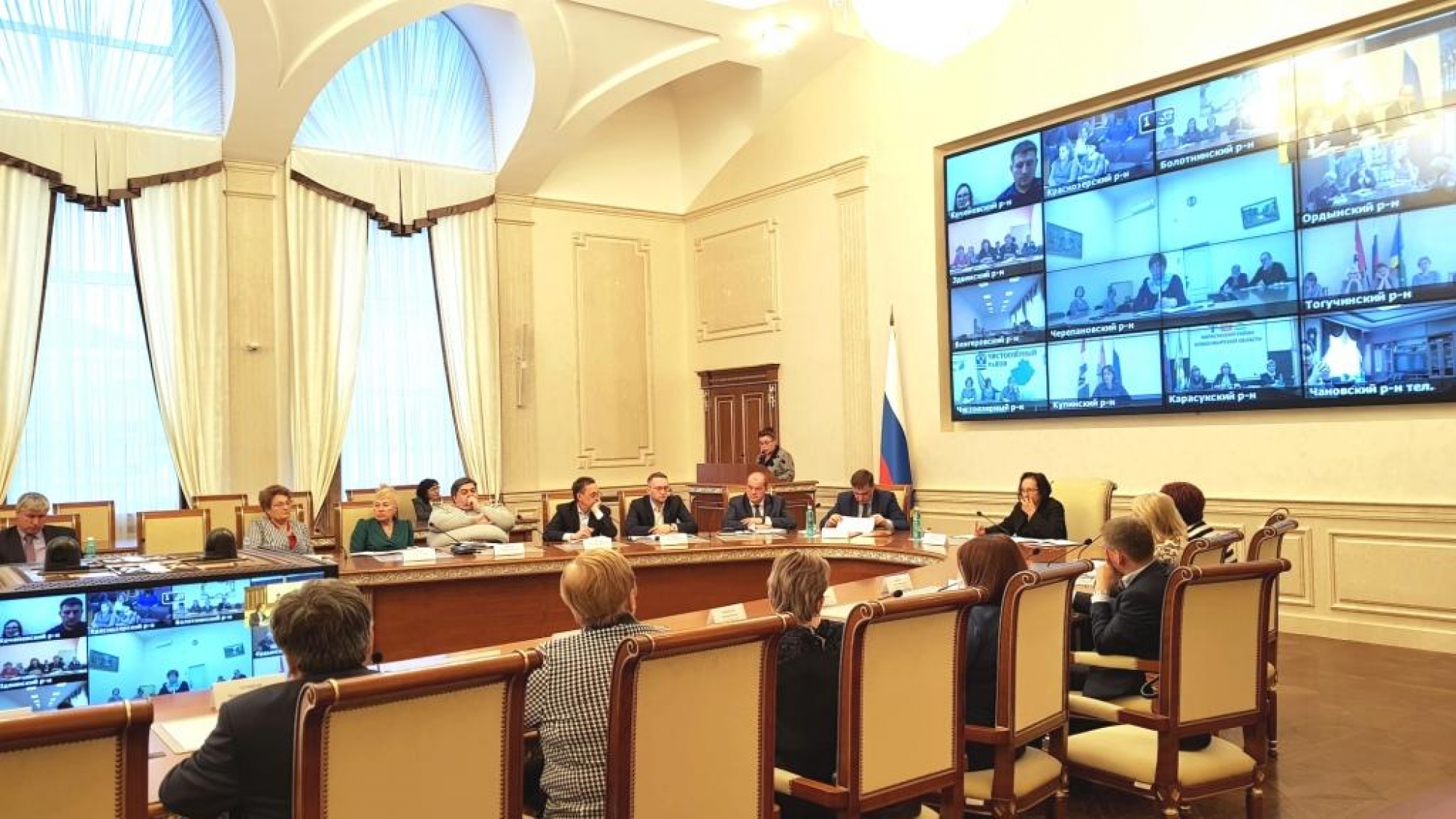 Состоялось расширенное заседание Общественного совета при Минобразования Новосибирской области